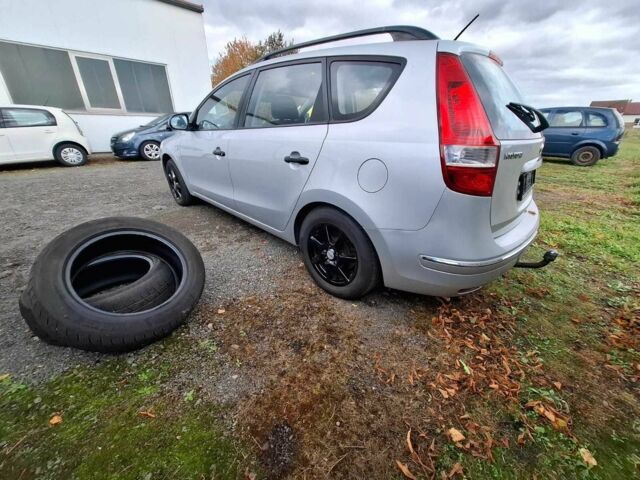 Серый Хендай i30, объемом двигателя 1.6 л и пробегом 220 тыс. км за 3736 $, фото 1 на Automoto.ua