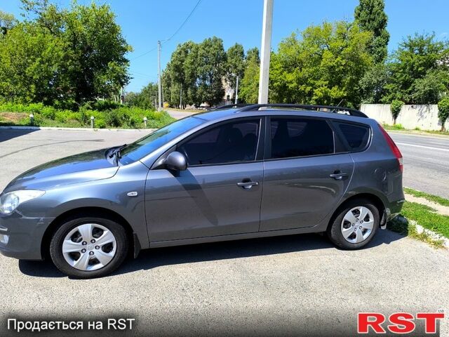 Сірий Хендай i30, об'ємом двигуна 1.6 л та пробігом 213 тис. км за 6500 $, фото 1 на Automoto.ua