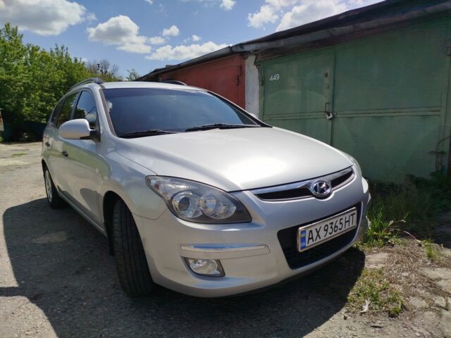 Серый Хендай i30, объемом двигателя 1.4 л и пробегом 320 тыс. км за 5799 $, фото 1 на Automoto.ua