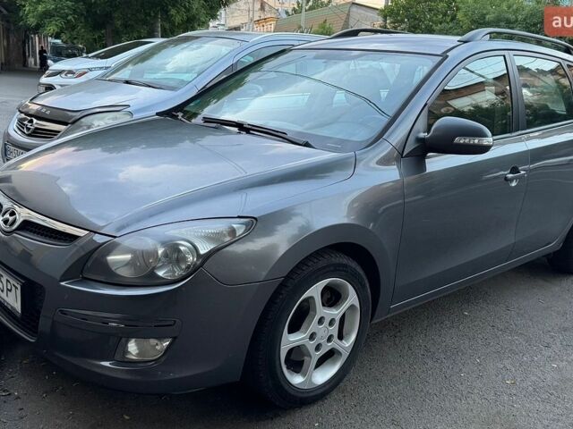 Серый Хендай i30, объемом двигателя 1.6 л и пробегом 230 тыс. км за 6100 $, фото 1 на Automoto.ua