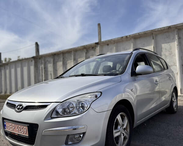 Сірий Хендай i30, об'ємом двигуна 1.6 л та пробігом 191 тис. км за 5950 $, фото 1 на Automoto.ua