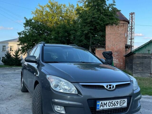Серый Хендай i30, объемом двигателя 1.6 л и пробегом 270 тыс. км за 5600 $, фото 1 на Automoto.ua