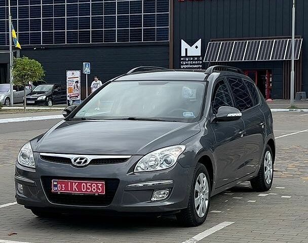 Серый Хендай i30, объемом двигателя 1.6 л и пробегом 179 тыс. км за 5900 $, фото 1 на Automoto.ua