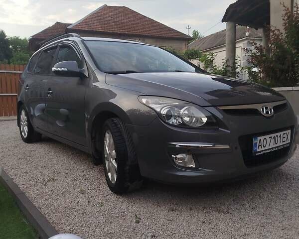 Серый Хендай i30, объемом двигателя 1.59 л и пробегом 140 тыс. км за 7200 $, фото 1 на Automoto.ua