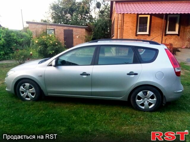 Серый Хендай i30, объемом двигателя 1.4 л и пробегом 155 тыс. км за 6100 $, фото 1 на Automoto.ua