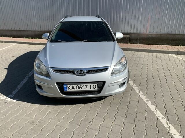 Серый Хендай i30, объемом двигателя 1.4 л и пробегом 200 тыс. км за 6250 $, фото 1 на Automoto.ua