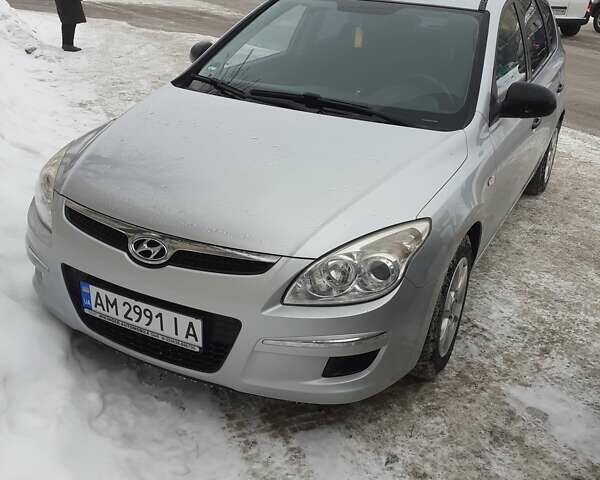 Серый Хендай i30, объемом двигателя 1.6 л и пробегом 235 тыс. км за 6500 $, фото 1 на Automoto.ua