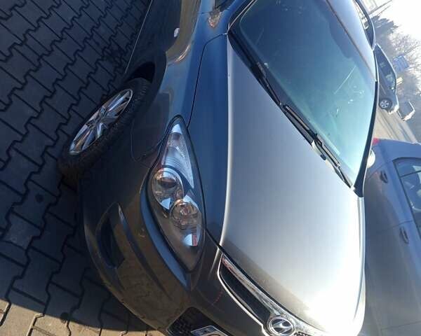Серый Хендай i30, объемом двигателя 1.4 л и пробегом 220 тыс. км за 4400 $, фото 1 на Automoto.ua