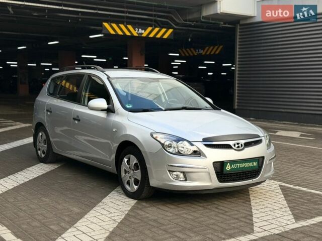 Серый Хендай i30, объемом двигателя 1.6 л и пробегом 213 тыс. км за 6300 $, фото 1 на Automoto.ua