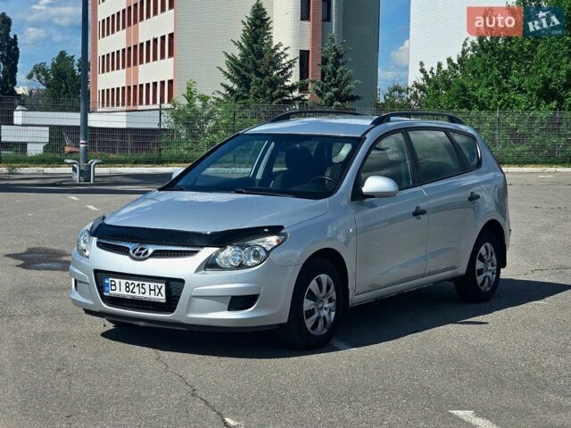 Сірий Хендай i30, об'ємом двигуна 1.58 л та пробігом 220 тис. км за 5400 $, фото 1 на Automoto.ua