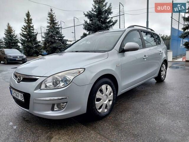 Серый Хендай i30, объемом двигателя 1.59 л и пробегом 250 тыс. км за 5400 $, фото 1 на Automoto.ua
