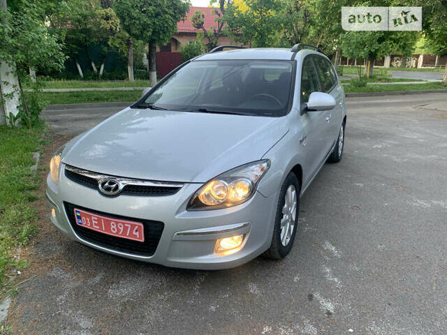 Сірий Хендай i30, об'ємом двигуна 1.4 л та пробігом 187 тис. км за 6250 $, фото 1 на Automoto.ua