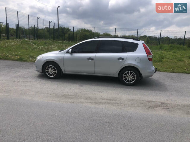 Сірий Хендай i30, об'ємом двигуна 1.58 л та пробігом 270 тис. км за 5300 $, фото 1 на Automoto.ua