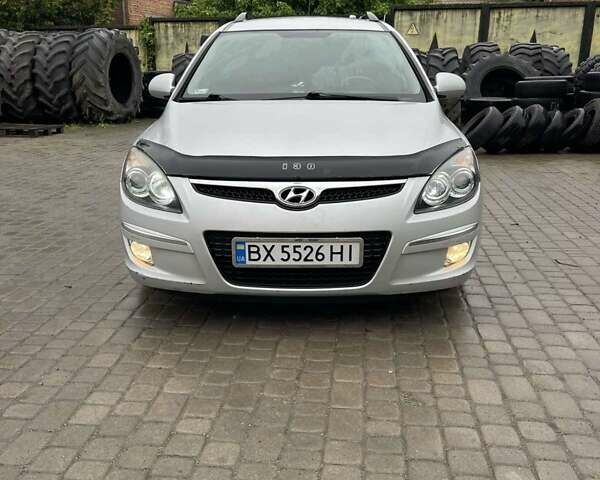 Серый Хендай i30, объемом двигателя 1.4 л и пробегом 215 тыс. км за 4950 $, фото 1 на Automoto.ua