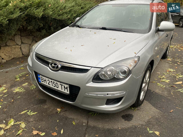 Серый Хендай i30, объемом двигателя 1.58 л и пробегом 189 тыс. км за 5600 $, фото 1 на Automoto.ua