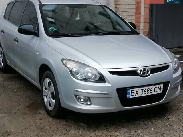 Серый Хендай i30, объемом двигателя 1.4 л и пробегом 188 тыс. км за 5800 $, фото 1 на Automoto.ua