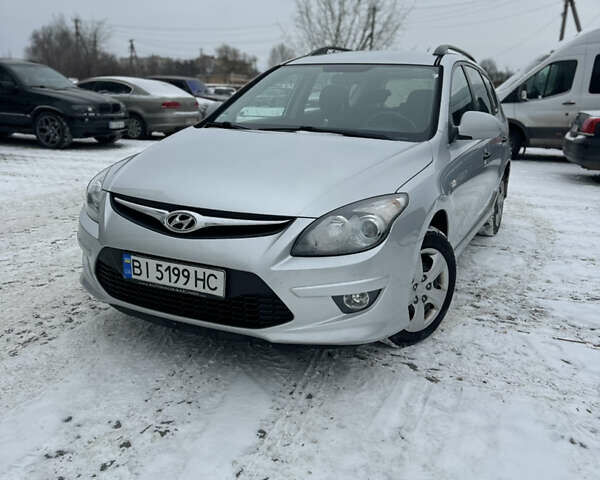 Сірий Хендай i30, об'ємом двигуна 1.4 л та пробігом 240 тис. км за 6200 $, фото 1 на Automoto.ua