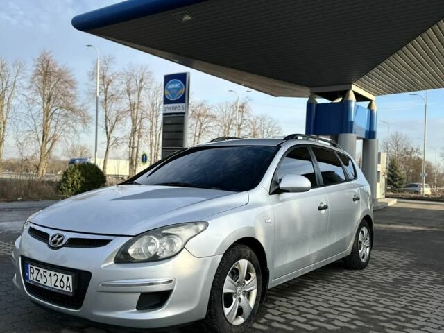 Серый Хендай i30, объемом двигателя 1.6 л и пробегом 230 тыс. км за 2850 $, фото 1 на Automoto.ua