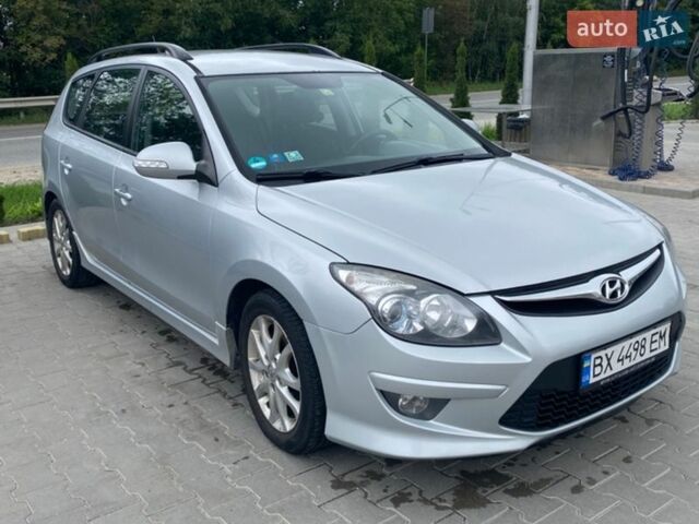 Серый Хендай i30, объемом двигателя 1.58 л и пробегом 333 тыс. км за 5500 $, фото 1 на Automoto.ua