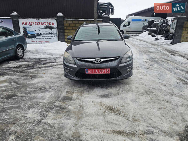 Серый Хендай i30, объемом двигателя 1.4 л и пробегом 210 тыс. км за 5650 $, фото 1 на Automoto.ua