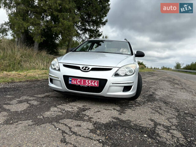 Серый Хендай i30, объемом двигателя 1.4 л и пробегом 260 тыс. км за 5650 $, фото 1 на Automoto.ua