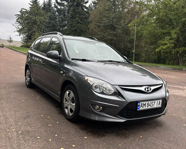 Серый Хендай i30, объемом двигателя 1.4 л и пробегом 189 тыс. км за 6750 $, фото 1 на Automoto.ua