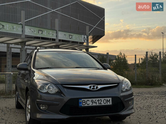 Серый Хендай i30, объемом двигателя 1.58 л и пробегом 260 тыс. км за 6600 $, фото 1 на Automoto.ua