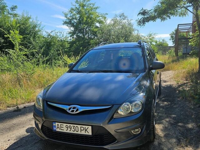 Сірий Хендай i30, об'ємом двигуна 1.6 л та пробігом 230 тис. км за 7800 $, фото 1 на Automoto.ua