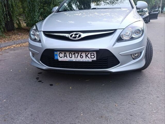 Сірий Хендай i30, об'ємом двигуна 1.59 л та пробігом 62 тис. км за 13000 $, фото 1 на Automoto.ua