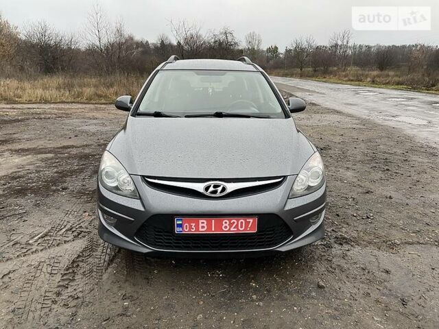 Сірий Хендай i30, об'ємом двигуна 1.6 л та пробігом 200 тис. км за 6500 $, фото 1 на Automoto.ua