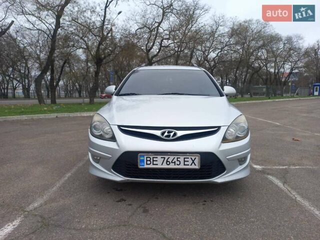 Серый Хендай i30, объемом двигателя 1.59 л и пробегом 250 тыс. км за 7200 $, фото 1 на Automoto.ua