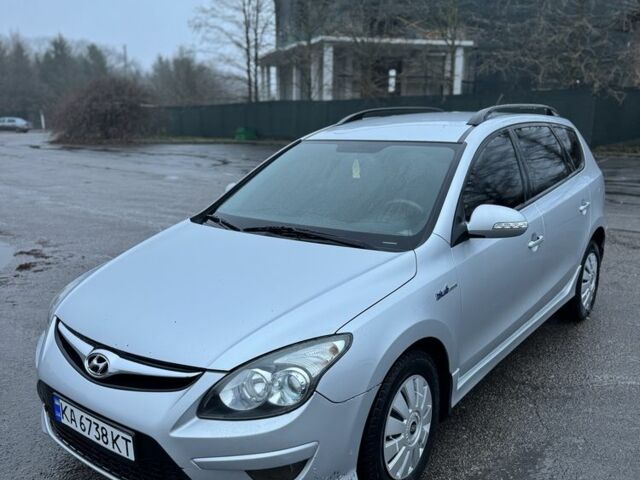 Серый Хендай i30, объемом двигателя 1.6 л и пробегом 223 тыс. км за 5350 $, фото 1 на Automoto.ua