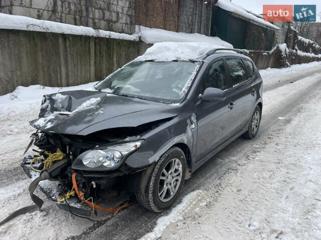 Сірий Хендай i30, об'ємом двигуна 1.58 л та пробігом 221 тис. км за 2350 $, фото 1 на Automoto.ua