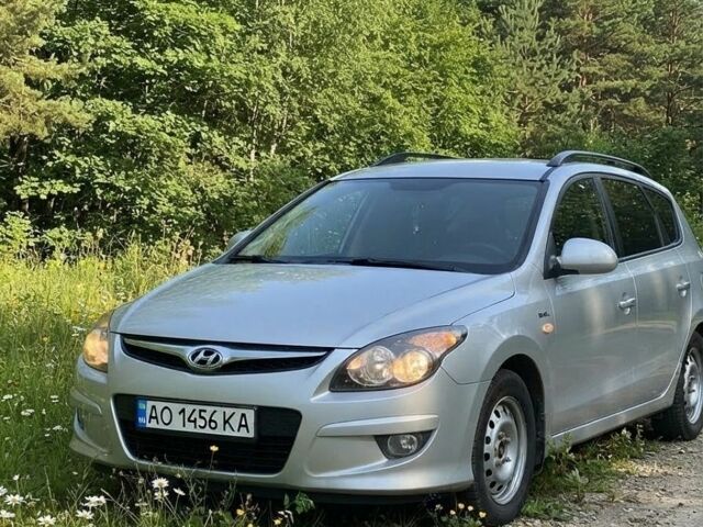 Сірий Хендай i30, об'ємом двигуна 1.6 л та пробігом 202 тис. км за 5200 $, фото 1 на Automoto.ua