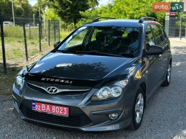 Сірий Хендай i30, об'ємом двигуна 1.4 л та пробігом 235 тис. км за 6000 $, фото 1 на Automoto.ua