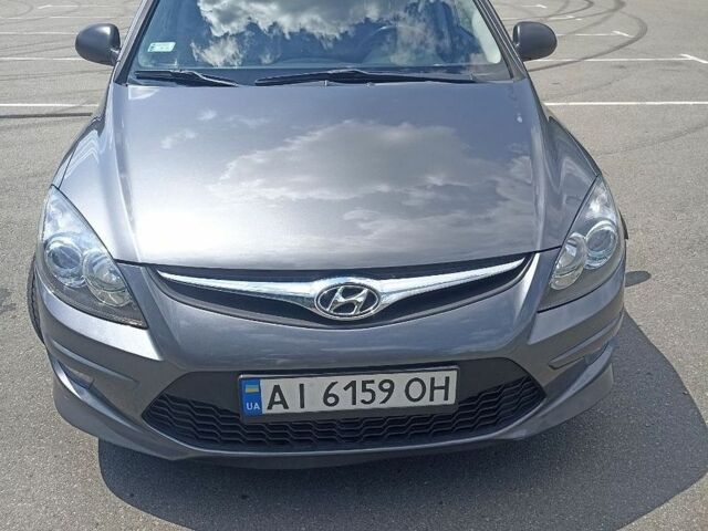 Серый Хендай i30, объемом двигателя 1.58 л и пробегом 278 тыс. км за 6300 $, фото 1 на Automoto.ua