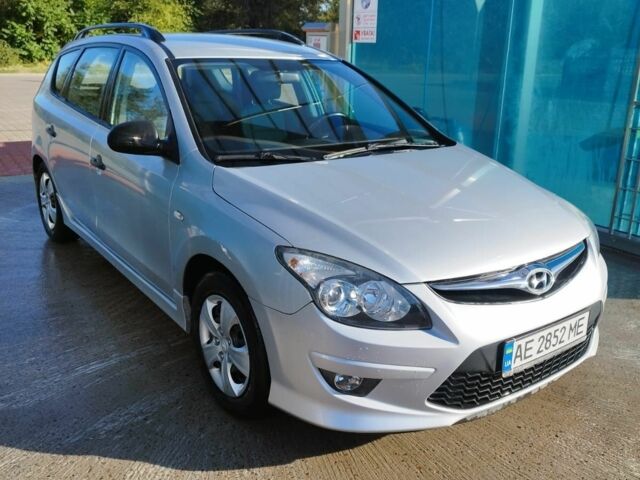 Серый Хендай i30, объемом двигателя 1.6 л и пробегом 114 тыс. км за 6700 $, фото 1 на Automoto.ua