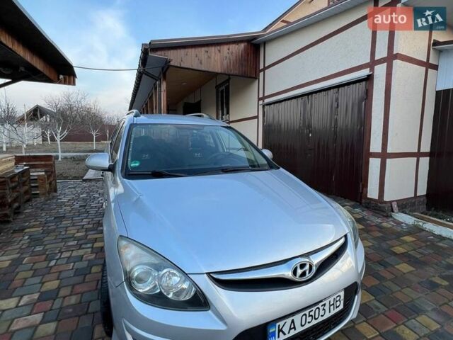 Сірий Хендай i30, об'ємом двигуна 1.4 л та пробігом 199 тис. км за 7000 $, фото 1 на Automoto.ua