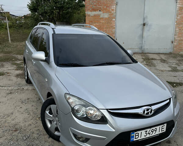 Серый Хендай i30, объемом двигателя 1.58 л и пробегом 270 тыс. км за 6499 $, фото 1 на Automoto.ua