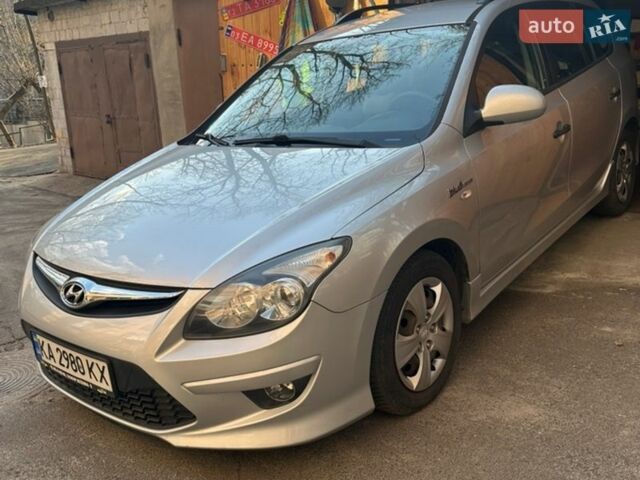 Серый Хендай i30, объемом двигателя 1.6 л и пробегом 227 тыс. км за 6500 $, фото 1 на Automoto.ua