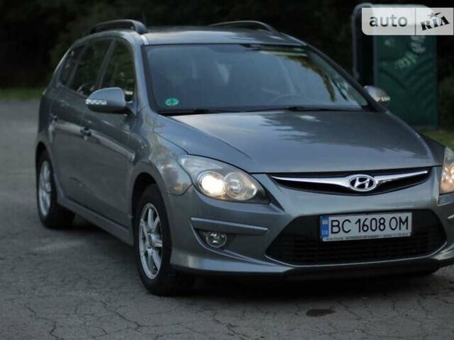 Серый Хендай i30, объемом двигателя 1.58 л и пробегом 186 тыс. км за 7000 $, фото 1 на Automoto.ua