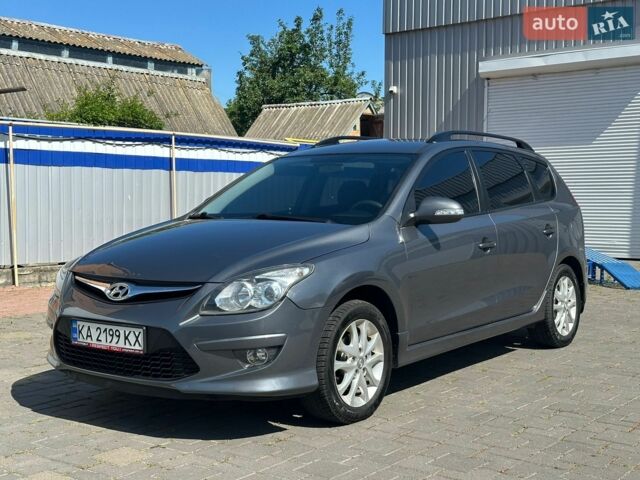Серый Хендай i30, объемом двигателя 1.6 л и пробегом 365 тыс. км за 5100 $, фото 1 на Automoto.ua
