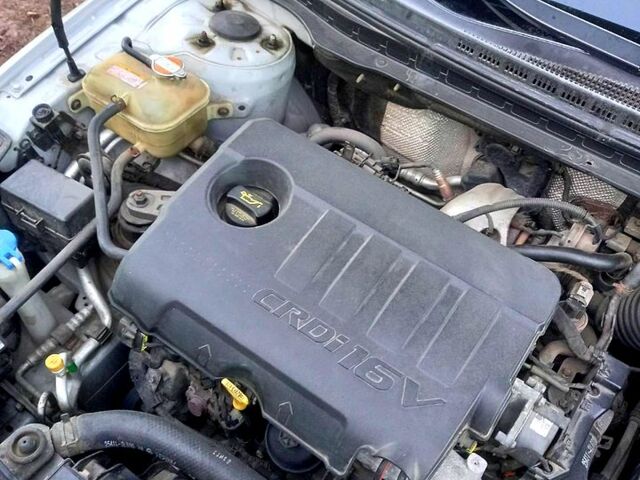 Серый Хендай i30, объемом двигателя 1.6 л и пробегом 235 тыс. км за 6700 $, фото 1 на Automoto.ua
