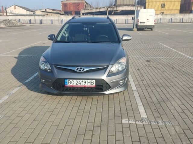 Серый Хендай i30, объемом двигателя 1.6 л и пробегом 219 тыс. км за 8399 $, фото 1 на Automoto.ua