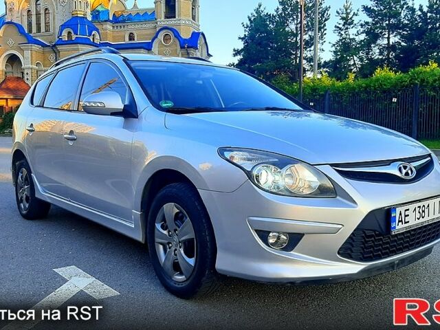 Сірий Хендай i30, об'ємом двигуна 1.4 л та пробігом 227 тис. км за 6300 $, фото 1 на Automoto.ua