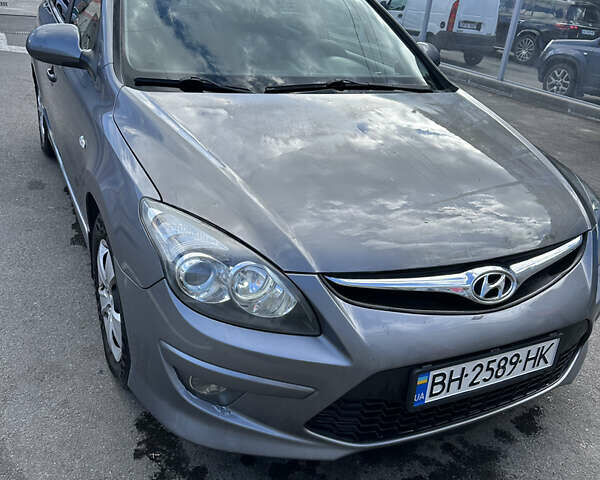 Серый Хендай i30, объемом двигателя 1.59 л и пробегом 146 тыс. км за 7000 $, фото 1 на Automoto.ua