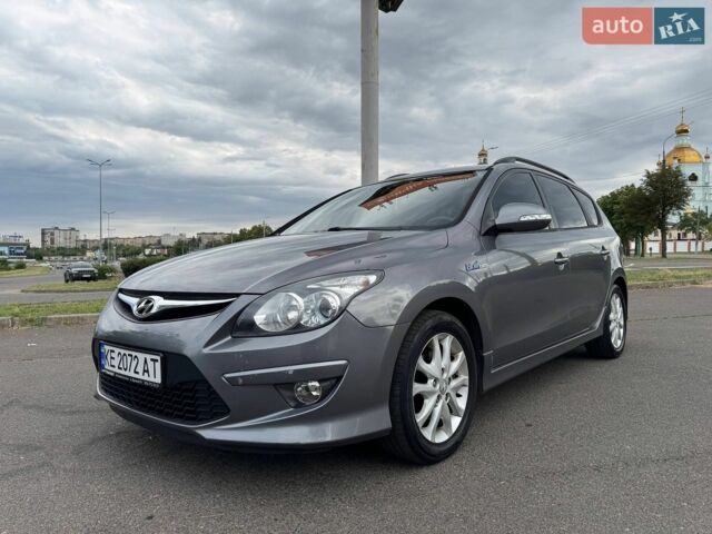 Серый Хендай i30, объемом двигателя 1.4 л и пробегом 203 тыс. км за 7000 $, фото 1 на Automoto.ua