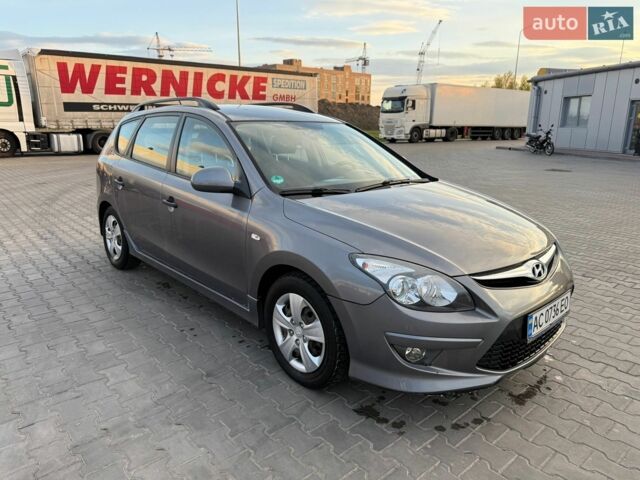 Серый Хендай i30, объемом двигателя 1.4 л и пробегом 241 тыс. км за 6500 $, фото 1 на Automoto.ua