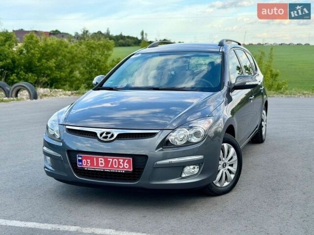 Серый Хендай i30, объемом двигателя 1.6 л и пробегом 220 тыс. км за 7800 $, фото 1 на Automoto.ua