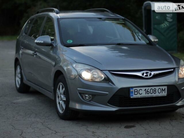 Серый Хендай i30, объемом двигателя 1.58 л и пробегом 186 тыс. км за 7000 $, фото 1 на Automoto.ua